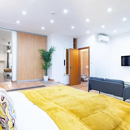 아파트 Central - Spacious - Green - Modern *
