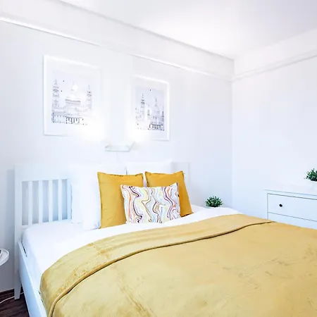 Central - Spacious - Green - Modern * Budapest
