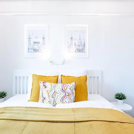 Central - Spacious - Green - Modern Apartament *