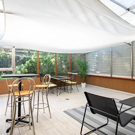 Apartament Central - Spacious - Green - Modern