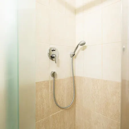 Apartament Central - Spacious - Green - Modern *