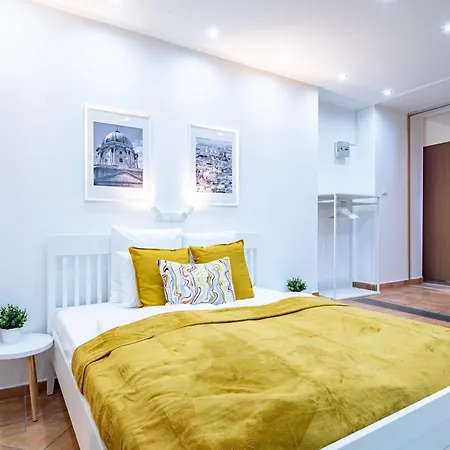 Central - Spacious - Green - Modern Apartament *